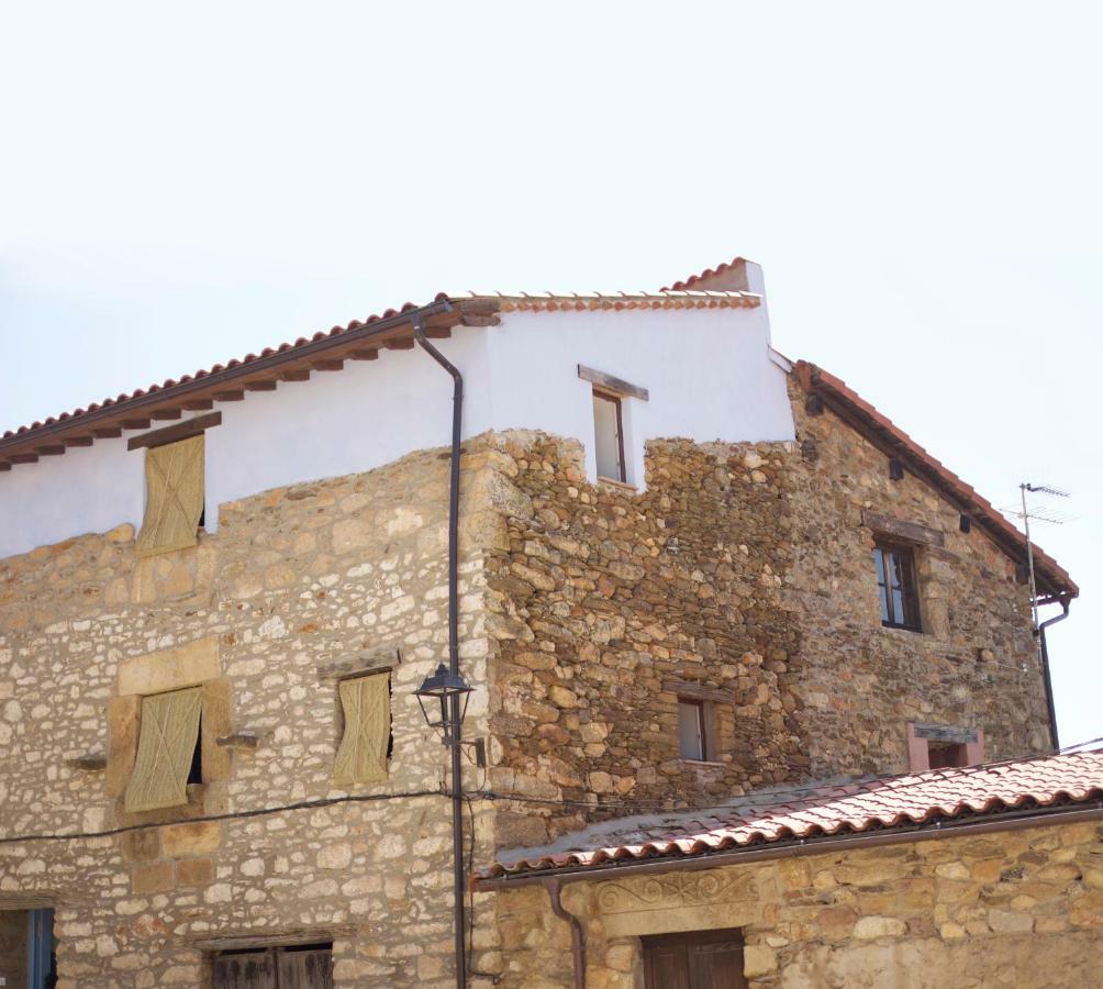 Maison d'hôtes La Grulla Gris à Perales del Puerto Extérieur photo